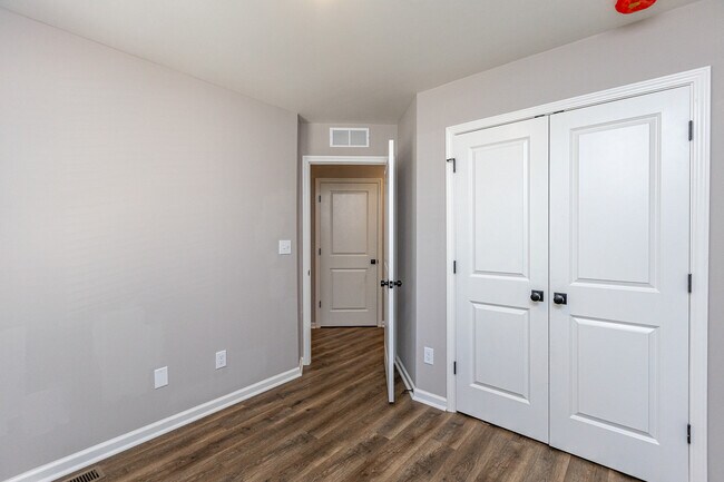 Building Photo - 506 S Main St