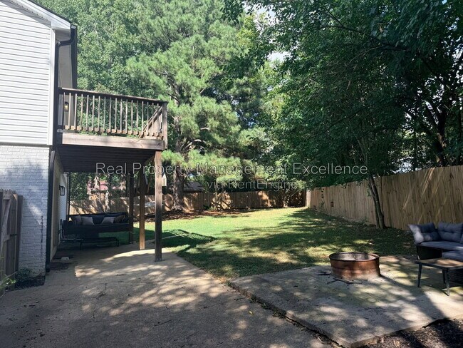 Building Photo - 108 Hassell Ct