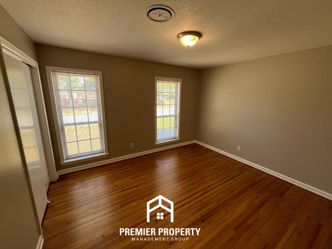 Building Photo - Spacious 3BR/2BA Whitehaven Home | 1,700+ SQ FT, Hardwood & Brick Fireplace