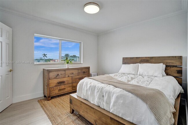 Building Photo - 924 SE 2nd St