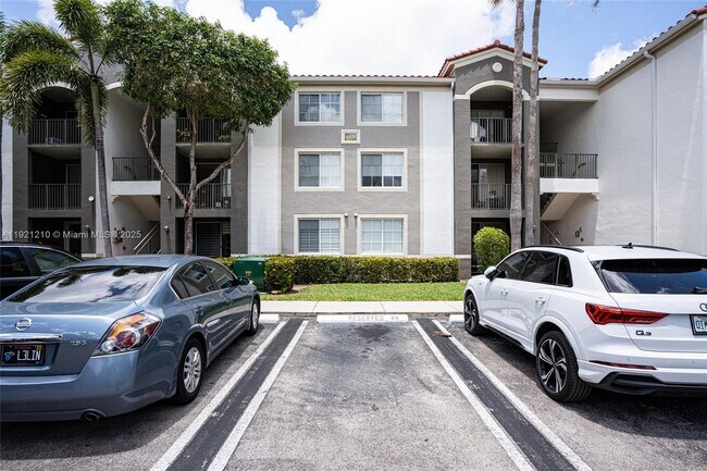 Building Photo - 6831 SW 44th St