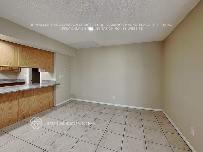 Building Photo - 5746 N 41st Dr