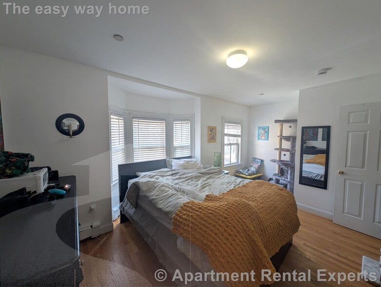 Building Photo - 33 Roberts Rd