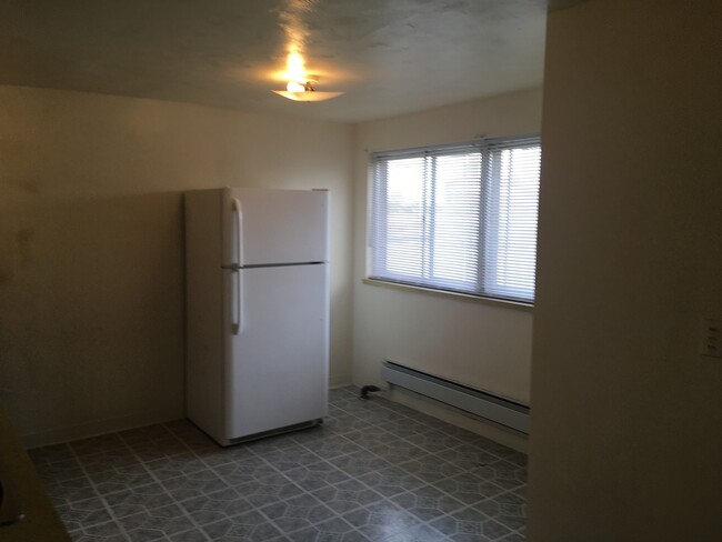 Building Photo - 3 Bedroom near Promenade Park