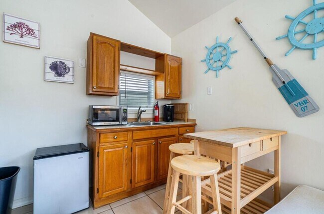 Building Photo - 5301 N Flagler Dr