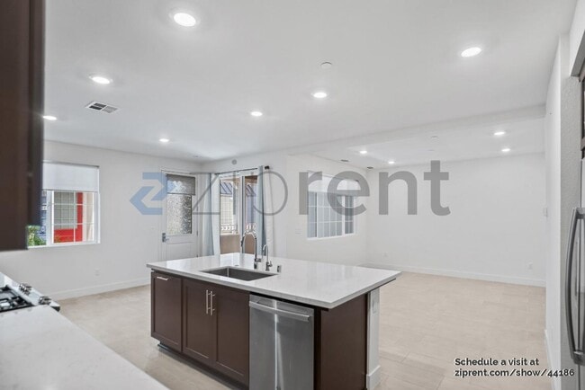 Building Photo - 37393 Salt Grass Rd