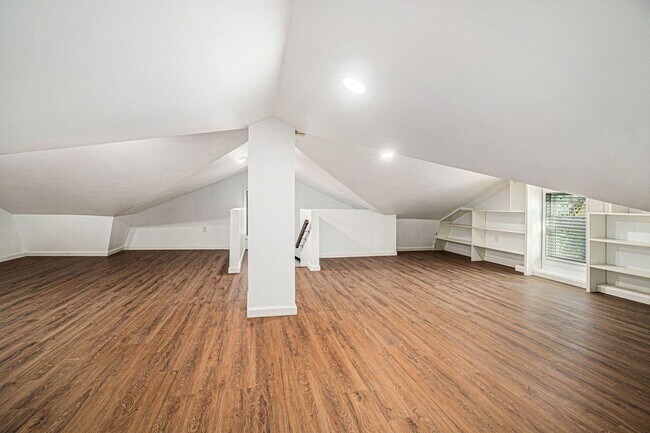 Building Photo - 1208 Olivia Ave