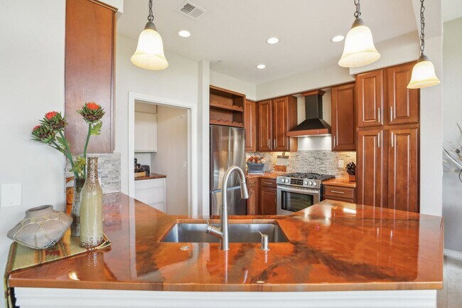 Building Photo - Luxury Riverfront Condo Near Georgetown Square | 2 Bed / 2 Bath with Balcony