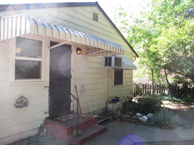 Building Photo - Home in Roseville near Royer Park