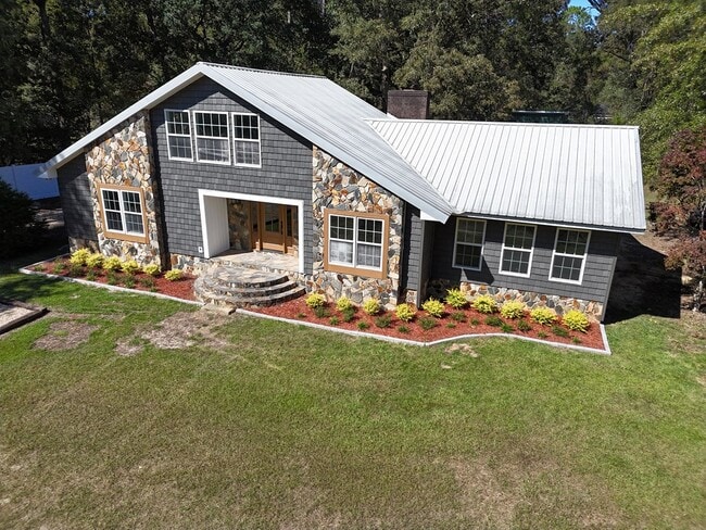 Building Photo - 171 Longwood Dr