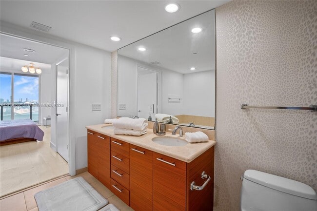 Building Photo - 50 Biscayne Blvd