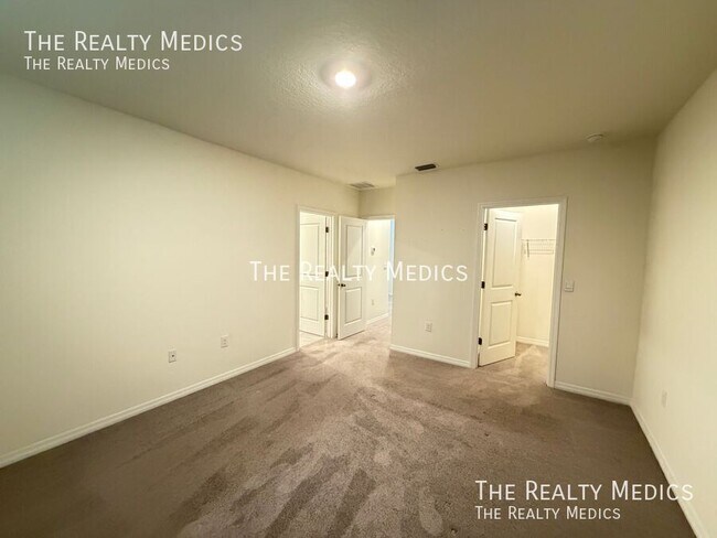 Building Photo - 5338 Dragonfly Dr