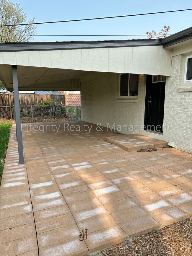 Building Photo - 3092 W Layton Ave