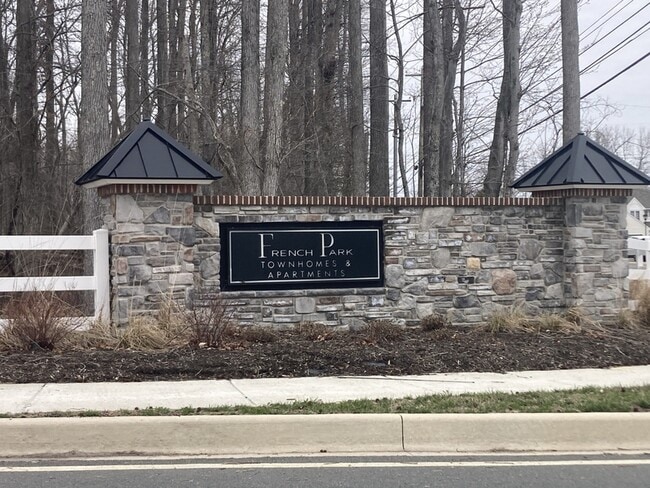 Building Photo - 1951 Bellac Wy