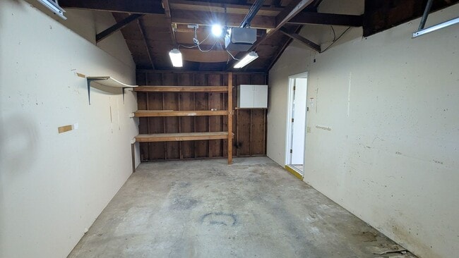 Building Photo - ANNETTE342-344