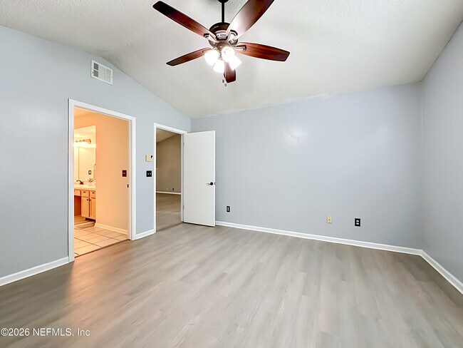 Building Photo - 341 Hickory Hollow Dr N