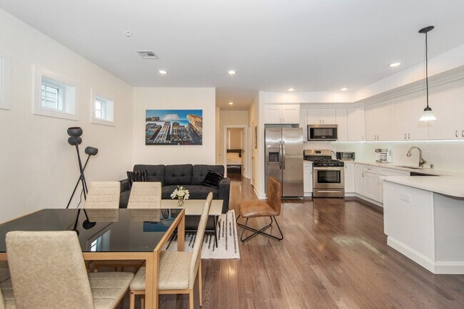 Building Photo - 1610 51st St