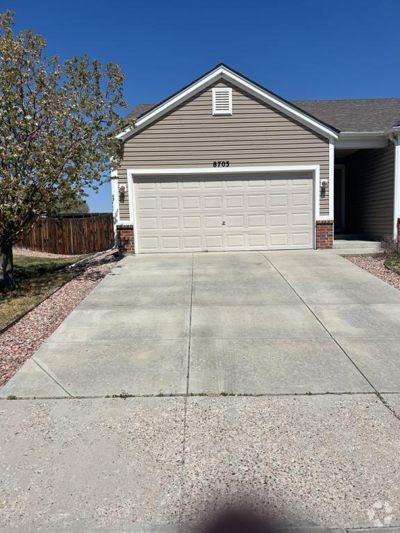 Building Photo - 8703 Silver Glen Dr