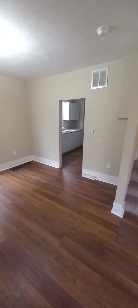 Building Photo - Completely remodeled 2 bedroom home accept...