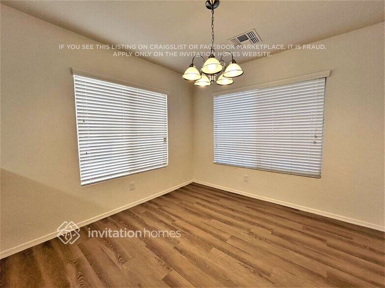 Building Photo - 12014 W Holly St