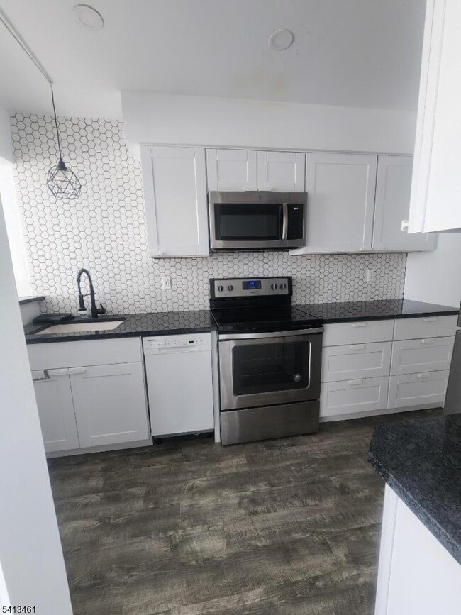 Building Photo - 31 Kensington Rd