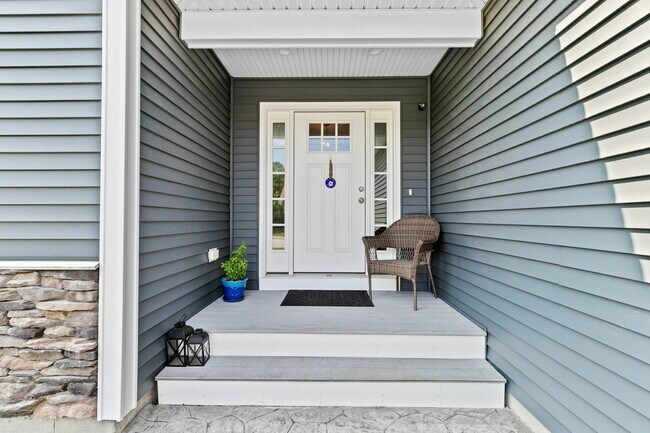 Building Photo - 21 Pasture Brook Rd