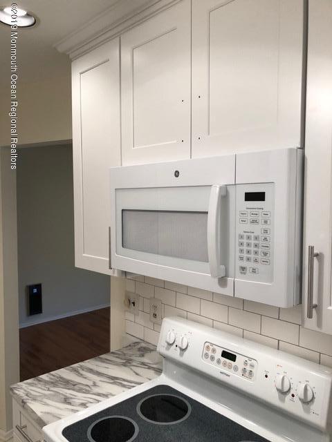 Building Photo - 171 Amberly Dr