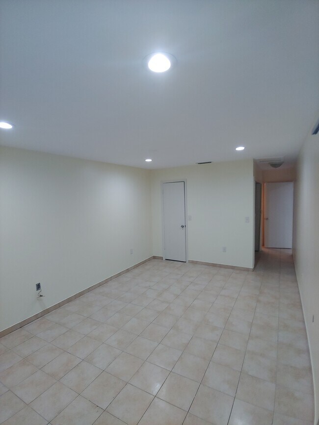 Building Photo - 4027 Audubon Dr