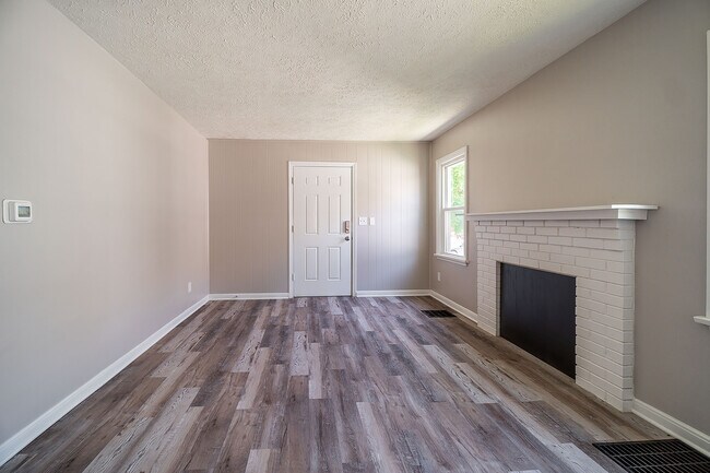 Building Photo - 1386 E 19th Ave