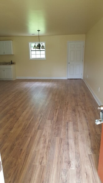 Building Photo - 2628 Wren Cir