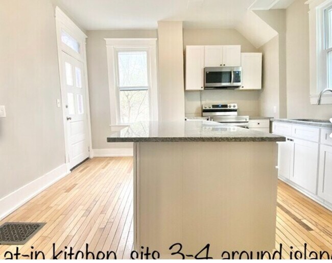Building Photo - 287 Earnshaw Ave
