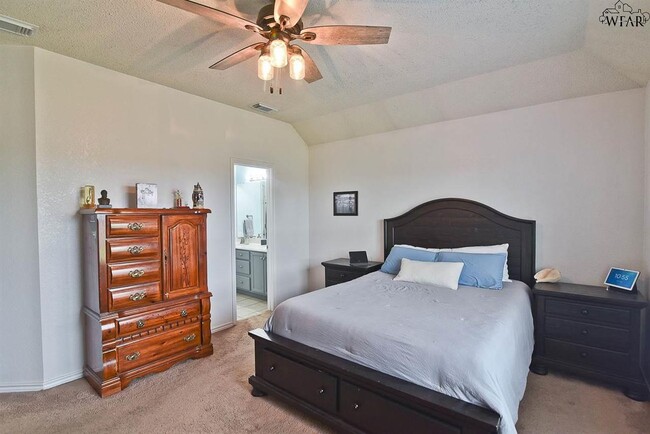Building Photo - 5516 Chinaberry Dr
