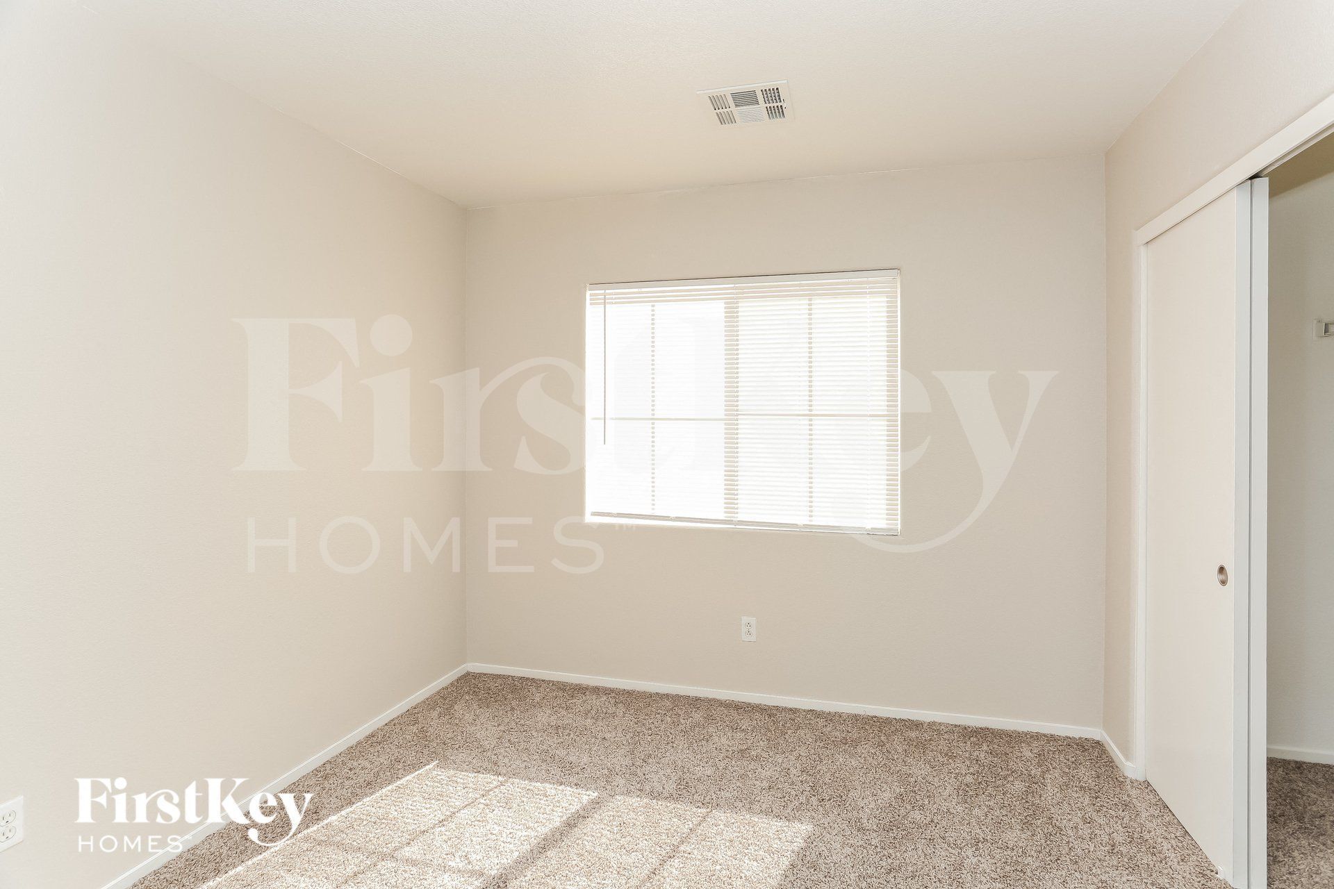 Building Photo - 5260 Paradise Valley Ave