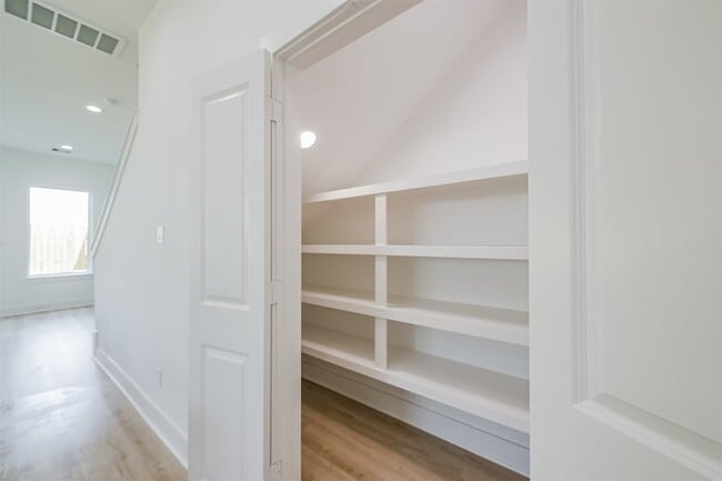 Building Photo - 5630 Balbo St