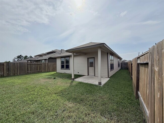 Building Photo - 14501 Sugar Pines Dr