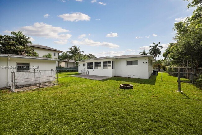 Building Photo - 7840 SW 71st Ave