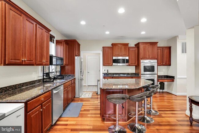 Building Photo - 3037 Moore Ln