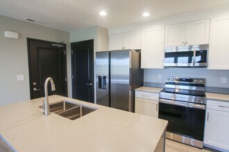 Building Photo - New! Beautiful 1 Bed, 1 Bath Accessible Ap...