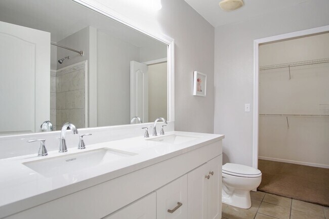 Building Photo - Calypso Cay Resort-Style Living  | Spacious 2-Bedroom Condo