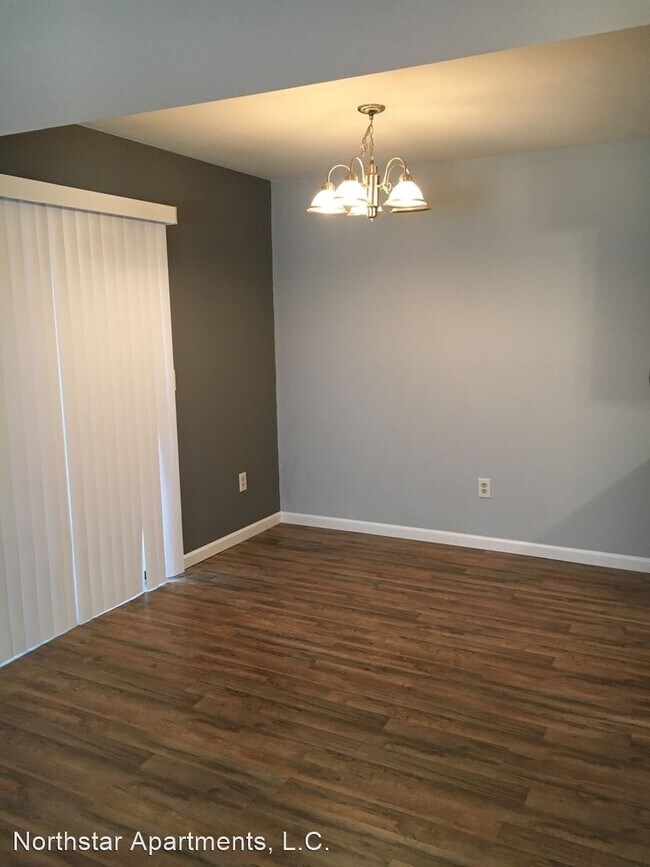 Building Photo - 2 br, 1.5 bath House - 366 Rose Marie Ct.