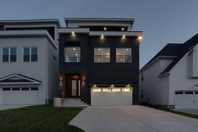 Building Photo - 521 Camden Dr