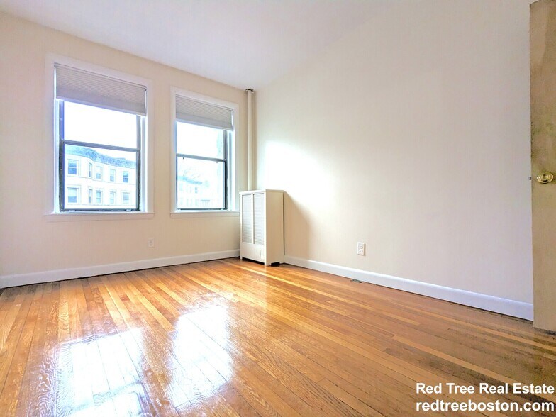 Building Photo - 1137 Commonwealth Ave