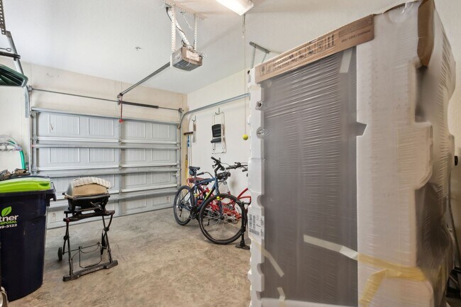 Building Photo - Fully Renovated 3BR/2.5BA Condo with Garag...
