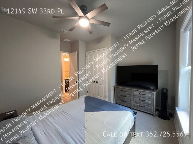 Building Photo - 12149 SW 33rd Pl