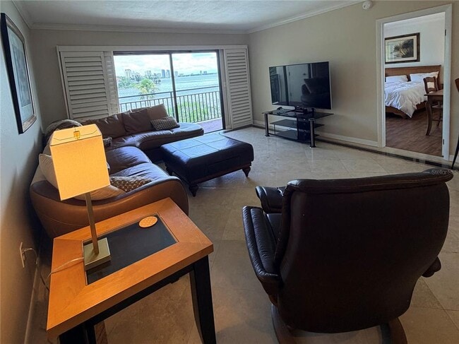 Building Photo - 5020 Bayshore Blvd