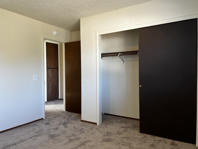 Building Photo - 2214 Myrtle Avenue