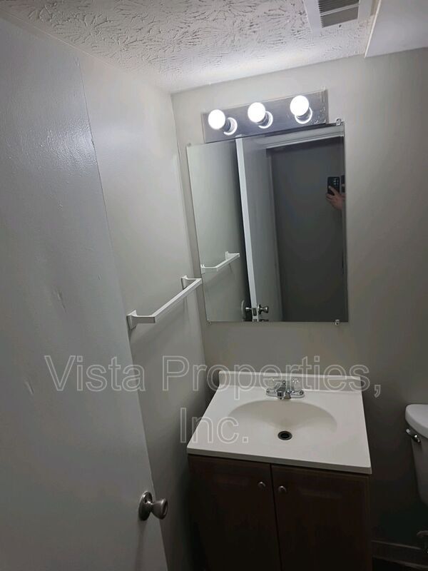 Building Photo - 1603 Gagel Ave