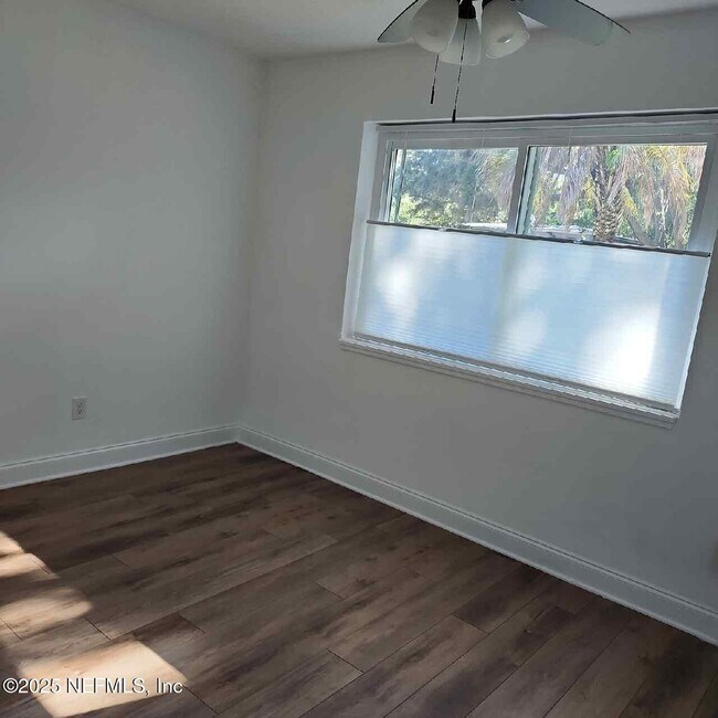 Building Photo - 1503 Broome St