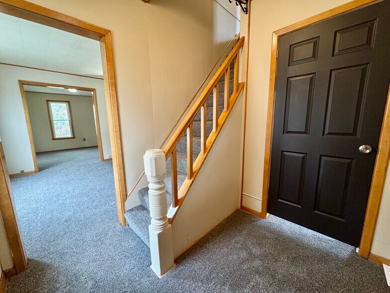 Building Photo - 601 Lincoln Ave NW