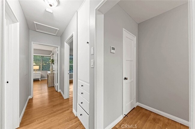 Building Photo - 1505 N Rosewood Ave